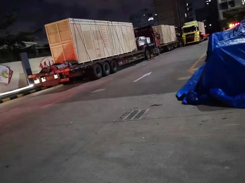 深圳公明某公(gōng)司打包裝車現場(chang)